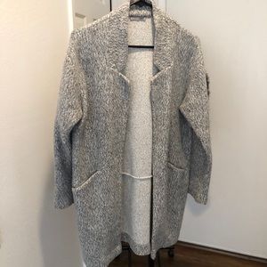 Zara light sweater jacket size small